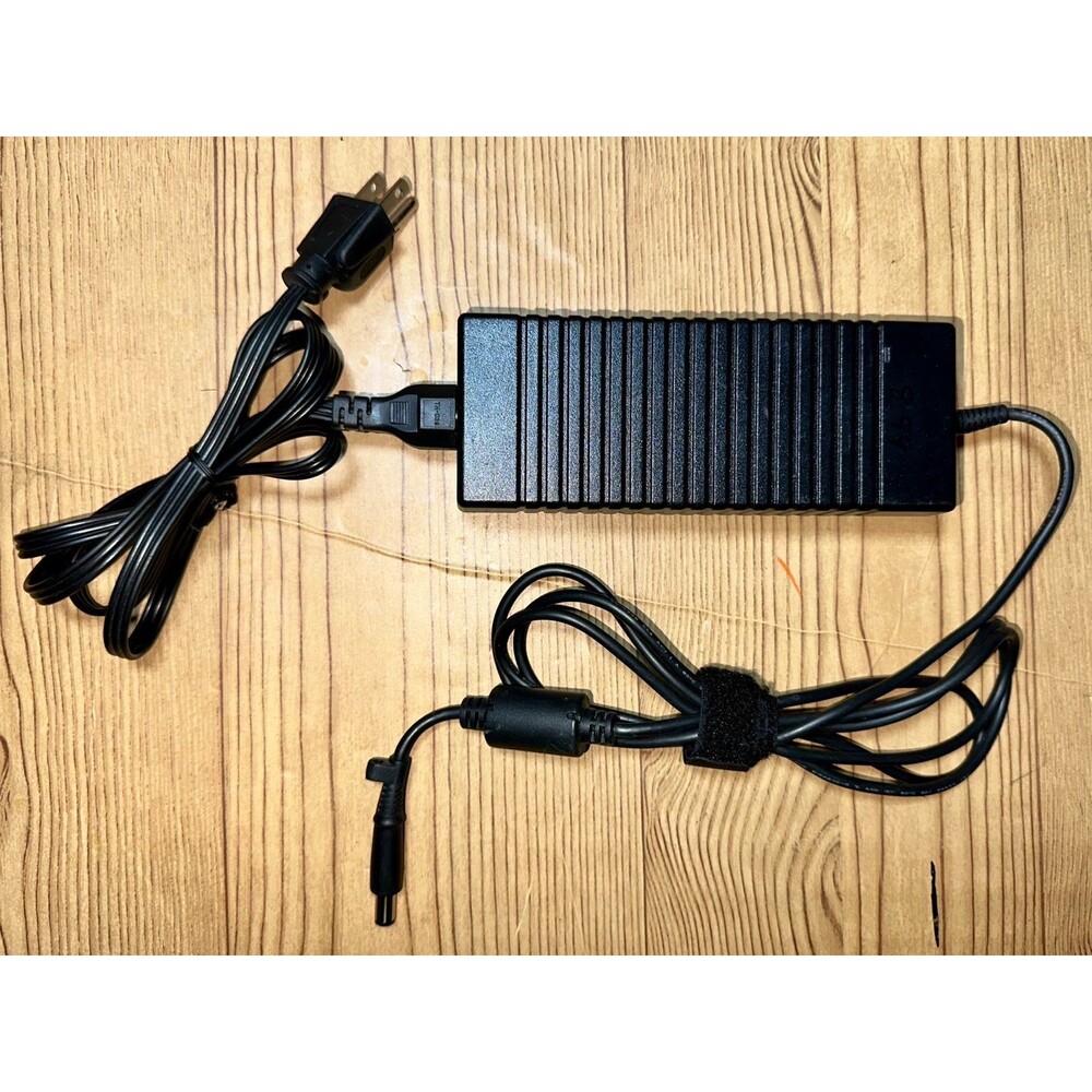 HP Laptop PPP017L 120W AC Adapter 100-240V 50-60-Hz 2.5A 18.52V 6.5A 393946-001